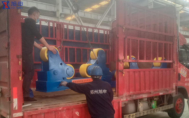 青岛压力容器公司采购30T自调式滚轮架 标准机型现货现发