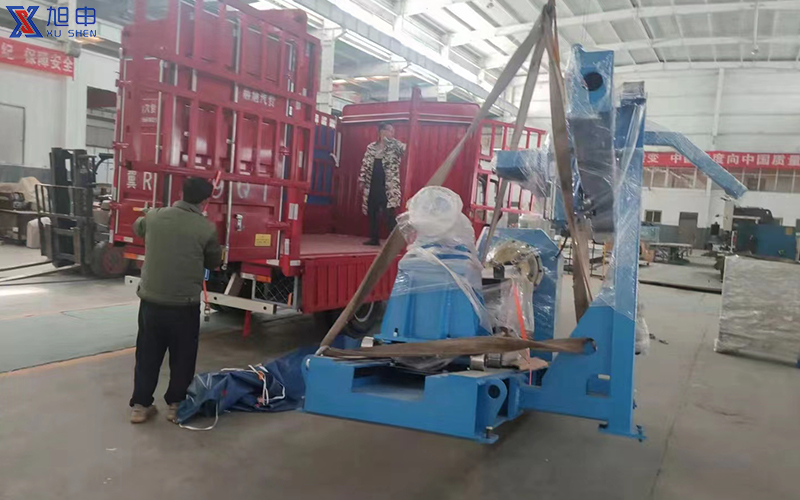 焊接轧辊堆焊专机-滚轮架验收合格  安全出货中
